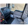 Image 12 : 2004 KENWORTH W900B T/A SLEEPER TRUCK TRACTOR