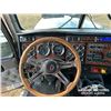 Image 14 : 2004 KENWORTH W900B T/A SLEEPER TRUCK TRACTOR