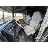 Image 9 : 2004 KENWORTH W900B T/A SLEEPER TRUCK TRACTOR