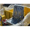 Image 18 : CD25 CRAWLER DUMPER