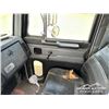 Image 12 : 1993 PETERBILT 357 T/A BED TRUCK