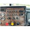 Image 21 : 1993 PETERBILT 357 T/A BED TRUCK