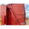 Image 30 : 1999 NEW HOLLAND 688 ROUND BALER