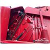 Image 36 : 1999 NEW HOLLAND 688 ROUND BALER