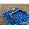 Image 4 : 3 PT. QUICK HITCH ADAPTER