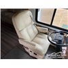 Image 12 : 2004 FREIGHTLINER ALPHA ROMEO 40 FT. S/A MOTORHOME