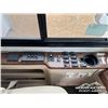 Image 15 : 2004 FREIGHTLINER ALPHA ROMEO 40 FT. S/A MOTORHOME
