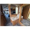Image 43 : 2004 FREIGHTLINER ALPHA ROMEO 40 FT. S/A MOTORHOME