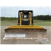 Image 2 : 2001 CATERPILLAR D6R XL SERIES II CRAWLER DOZER