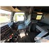 Image 10 : 2023 IHC LONESTAR T/A SLEEPER TRUCK TRACTOR