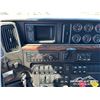 Image 21 : 2023 IHC LONESTAR T/A SLEEPER TRUCK TRACTOR
