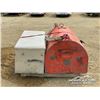 Image 5 : 400L TANK AND TOOL BOX