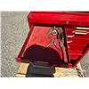 Image 12 : BEACH ROLLING TOOL CHEST & TOOLS