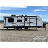 Image 3 : 2018 KEYSTONE OUTBACK 240URS T/A TRAVEL TRAILER