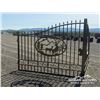 Image 3 : BI-PARTING DECORATIVE METAL GATES