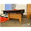 Image 10 : BRUNSWICK BRISTOL II POOL TABLE & CUE