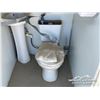 Image 13 : 2 PERSON BATHROOM
