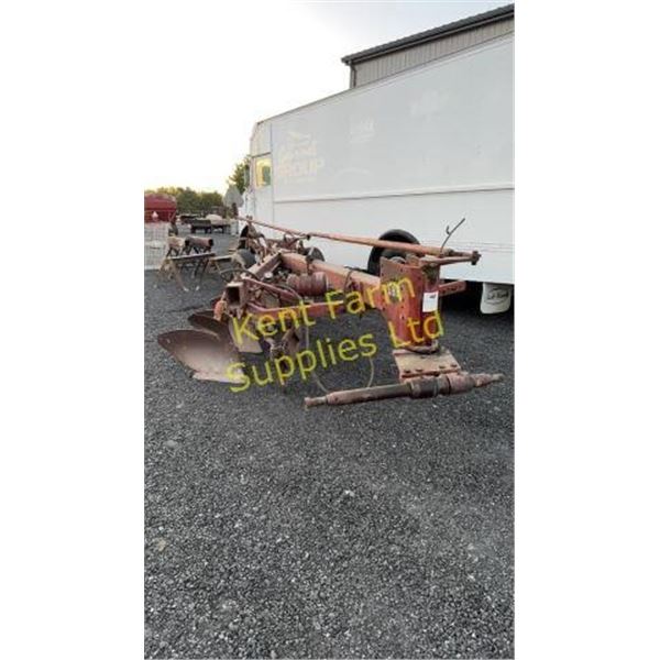 MASSEY FERGUSON 880 5 FURROW PLOW ADJUSTABLE