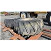Image 1 : MASSEY 750 COMBINE TIRES GENERAL FARM-TRAC 28L26