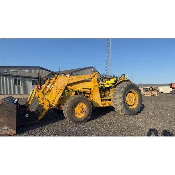 MASSEY FERGUSON 40E MFWD TRACTOR & BUCKET