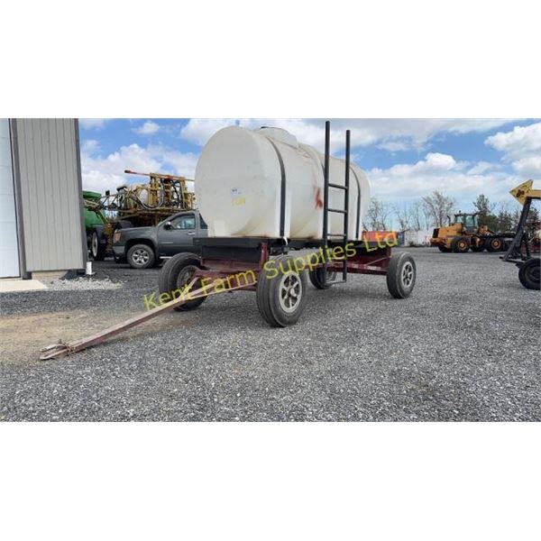 750 GALLON WATER TANK AND GEAR