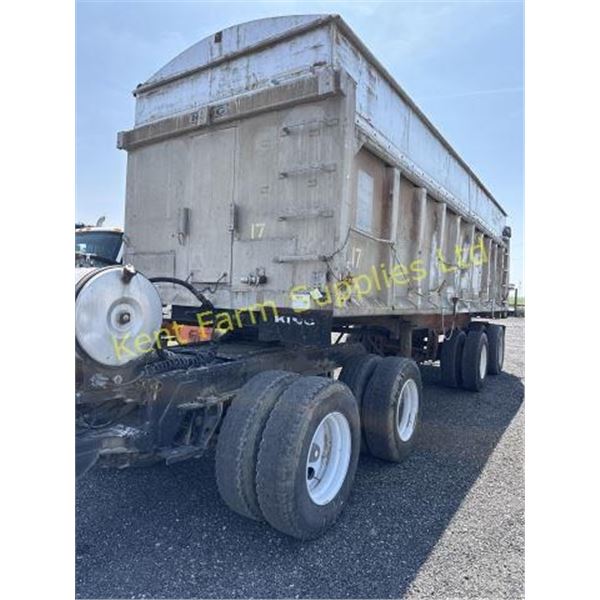 ALUMINUM TANDEM AXLE 1000 BUSHEL TRAILER