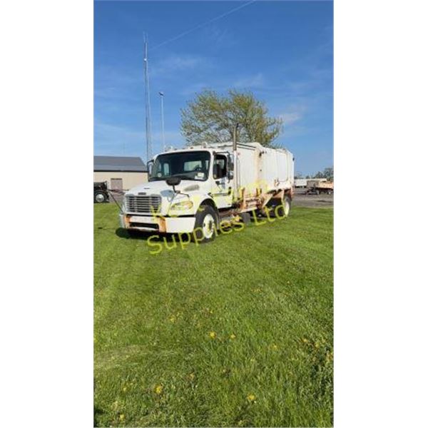 2007 FREIGHTLINER M2 106 PACKER TRUCK
