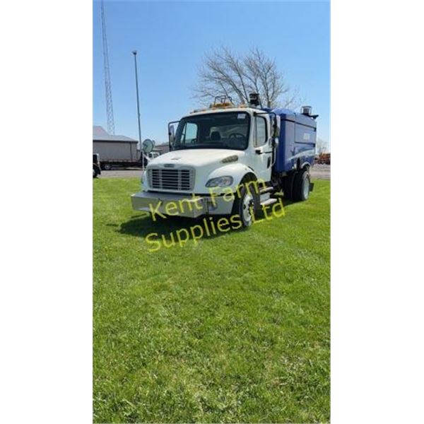 2010 FREIGHTLINER SWEEPER TRUCK