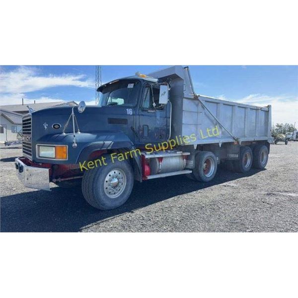 2001 MACK CL-713-700 DUMP TRUCK