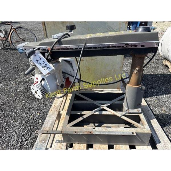 BLACK & DECKER DELUXE POWER SHOP RADIAL ARM SAW