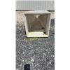 Image 2 : WHITE CONE FEEDER