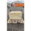 Image 1 : ALUNINUM CHECKER PLATE STORAGE BOX