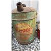 Image 3 : ANTIQUE GAS CANS