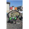 Image 2 : LAWNBOY SNOW THROWER