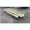 Image 1 : CEMENT CURBES 8'