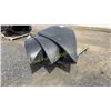 Image 2 : JOHN DEERE 4000 SERIES SPRAYER FENDERS