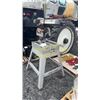 Image 2 : CRAFTSMAN 10" RADIAL ARM SAW - LASER TRAC