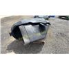 Image 1 : 2 JOHN DEERE 4000 SERIES SPRAYER FENDERS