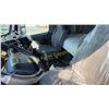 Image 11 : 2000 VOLVO VVN ROLL OFF AND BED TRUCK