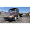 Image 1 : 2000 VOLVO VVN ROLL OFF AND BED TRUCK