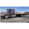 Image 2 : 2000 VOLVO VVN ROLL OFF AND BED TRUCK