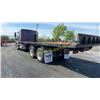 Image 3 : 2000 VOLVO VVN ROLL OFF AND BED TRUCK