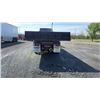 Image 4 : 2000 VOLVO VVN ROLL OFF AND BED TRUCK