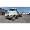 Image 1 : 2000 INTERNATIONAL 8200 CAB AND CHASSIS