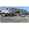 Image 2 : 2000 INTERNATIONAL 8200 CAB AND CHASSIS