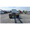Image 4 : 2000 INTERNATIONAL 8200 CAB AND CHASSIS