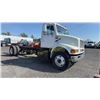 Image 7 : 2000 INTERNATIONAL 8200 CAB AND CHASSIS