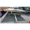Image 5 : JOHN DEERE RUNNING GEAR WITH 20' FLAT BED