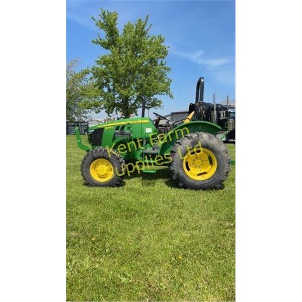2022 JOHN DEERE 5055E TRACTOR WITH SUNSHADE KIT