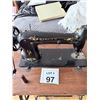 Image 2 : SINGER TREADLE SEWING MACHINE CAST IRON WOOD CABINET WITH GOLD DECALS
